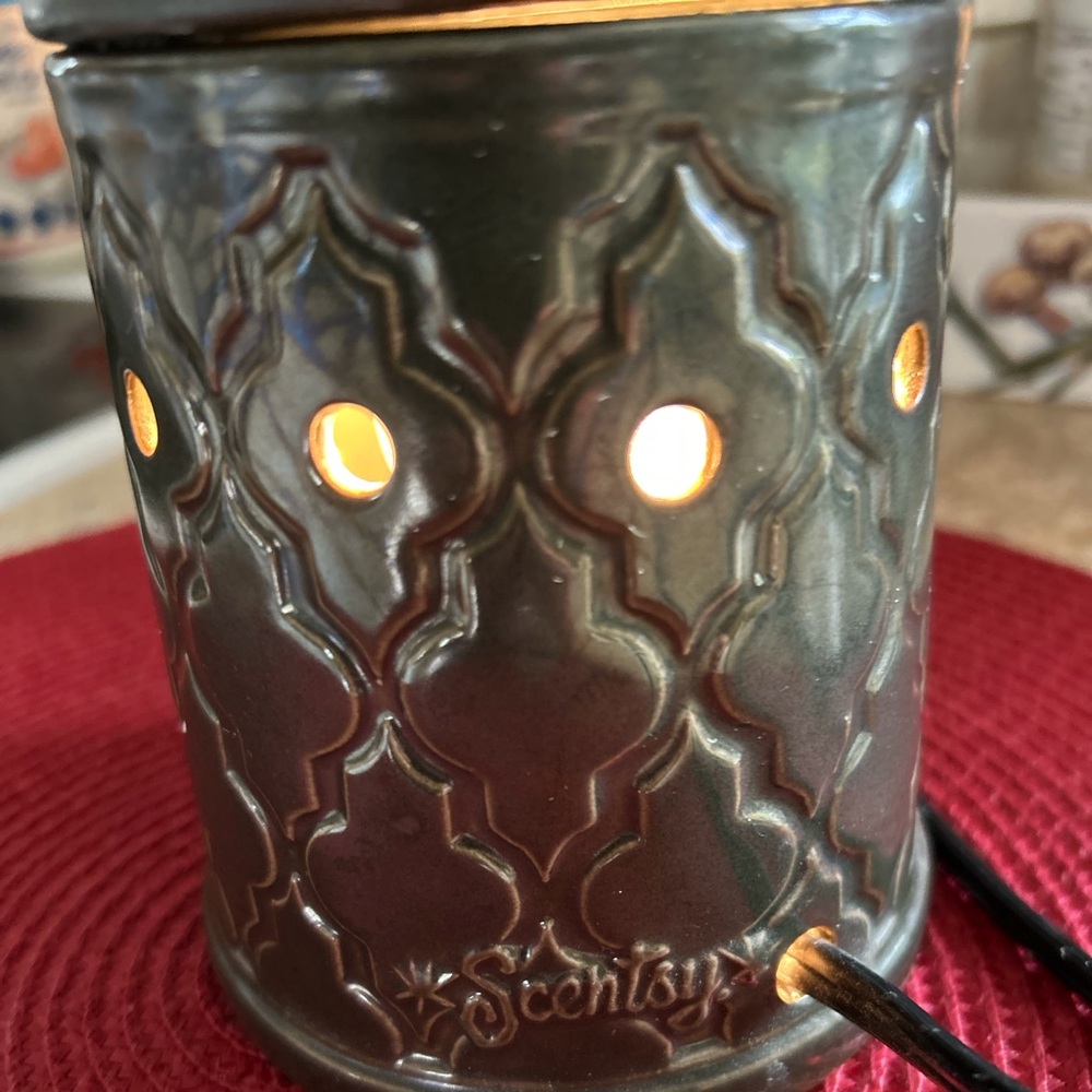 Scentsy Metallic Gray Ceramic Lantern Warmer